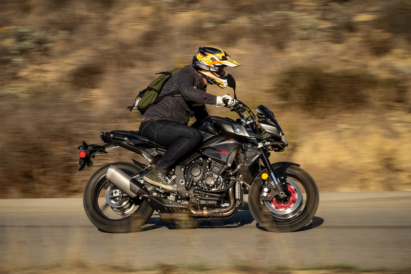 Illustration for article titled The 2017 Yamaha FZ-10 Is A Wild Everyday Commuter I Never Learned To Love
